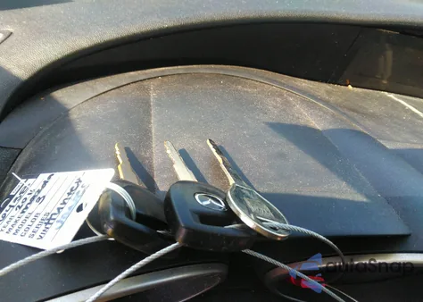 2011 Mazda Mazda3 I Sport from USA, damaged, VIN JM1BL1UF0B1472071